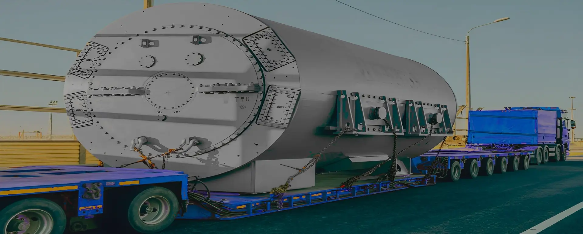 Арендовать трал для проектных перевозок тяжелых и негабаритных грузов по России из Атажукино на договорных условиях
